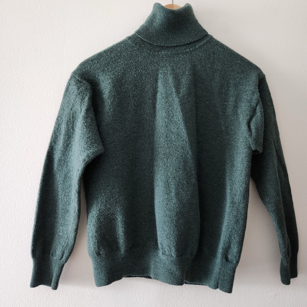 Metropolitan View women’s green turtleneck sweater 100 % Wool size:L